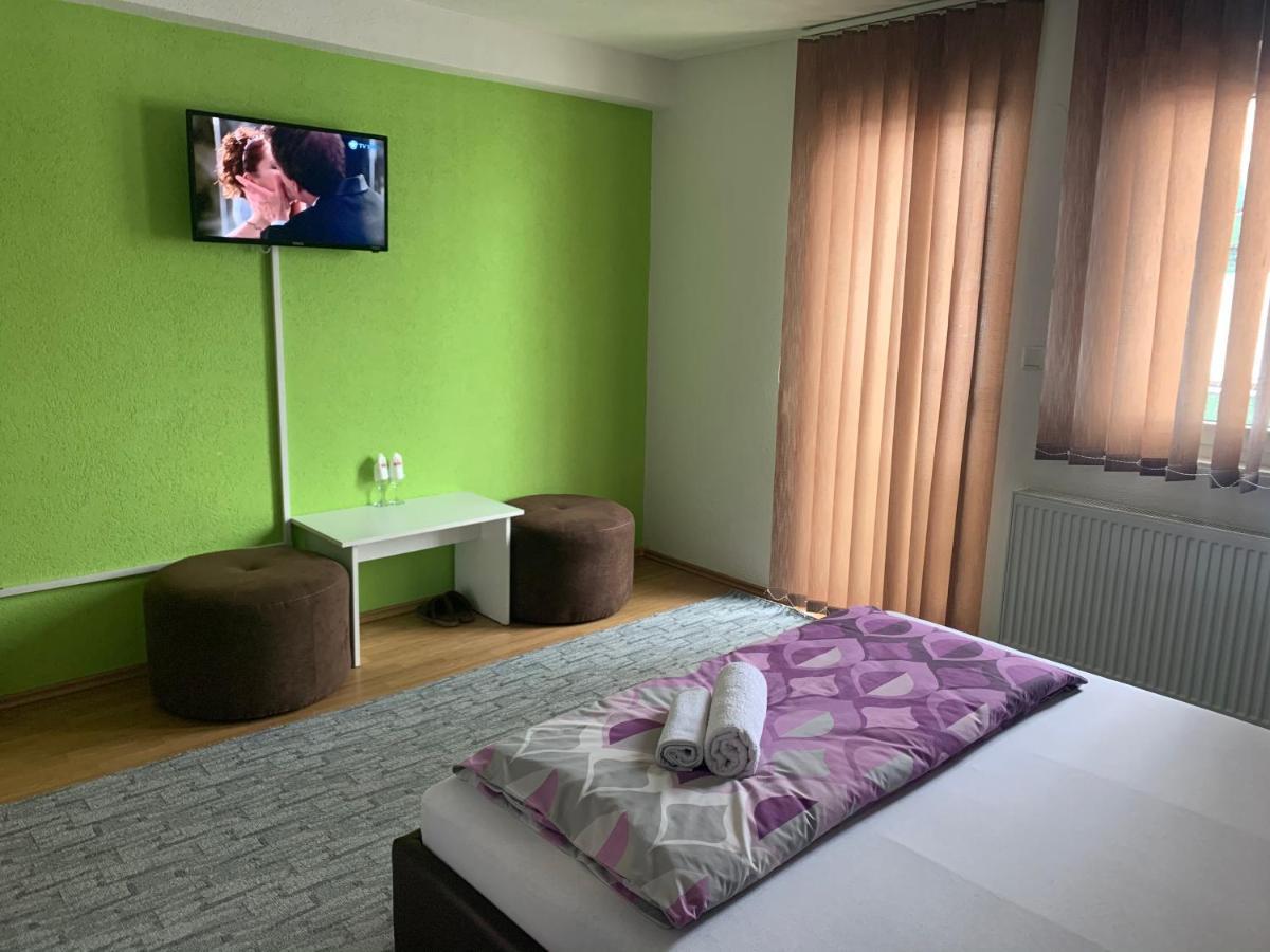 Restoran&Motel And Apartmants Lovacka Prica Tesanj ภายนอก รูปภาพ