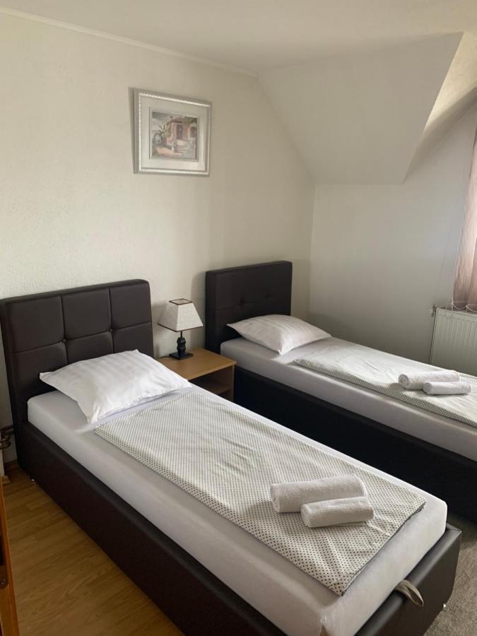 Restoran&Motel And Apartmants Lovacka Prica Tesanj ภายนอก รูปภาพ