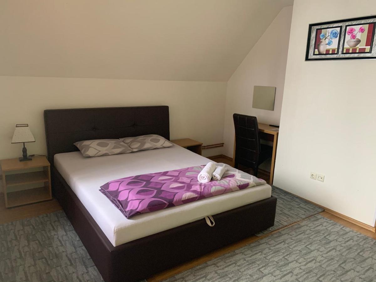 Restoran&Motel And Apartmants Lovacka Prica Tesanj ภายนอก รูปภาพ