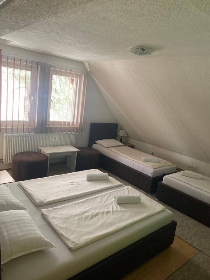 Restoran&Motel And Apartmants Lovacka Prica Tesanj ภายนอก รูปภาพ