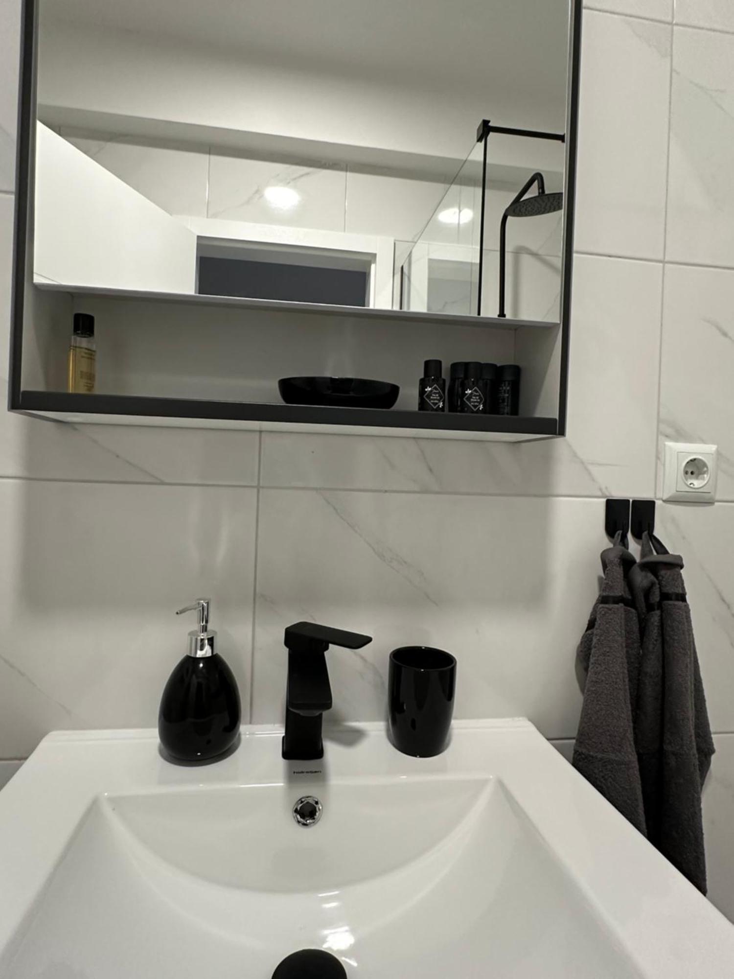 Restoran&Motel And Apartmants Lovacka Prica Tesanj ภายนอก รูปภาพ