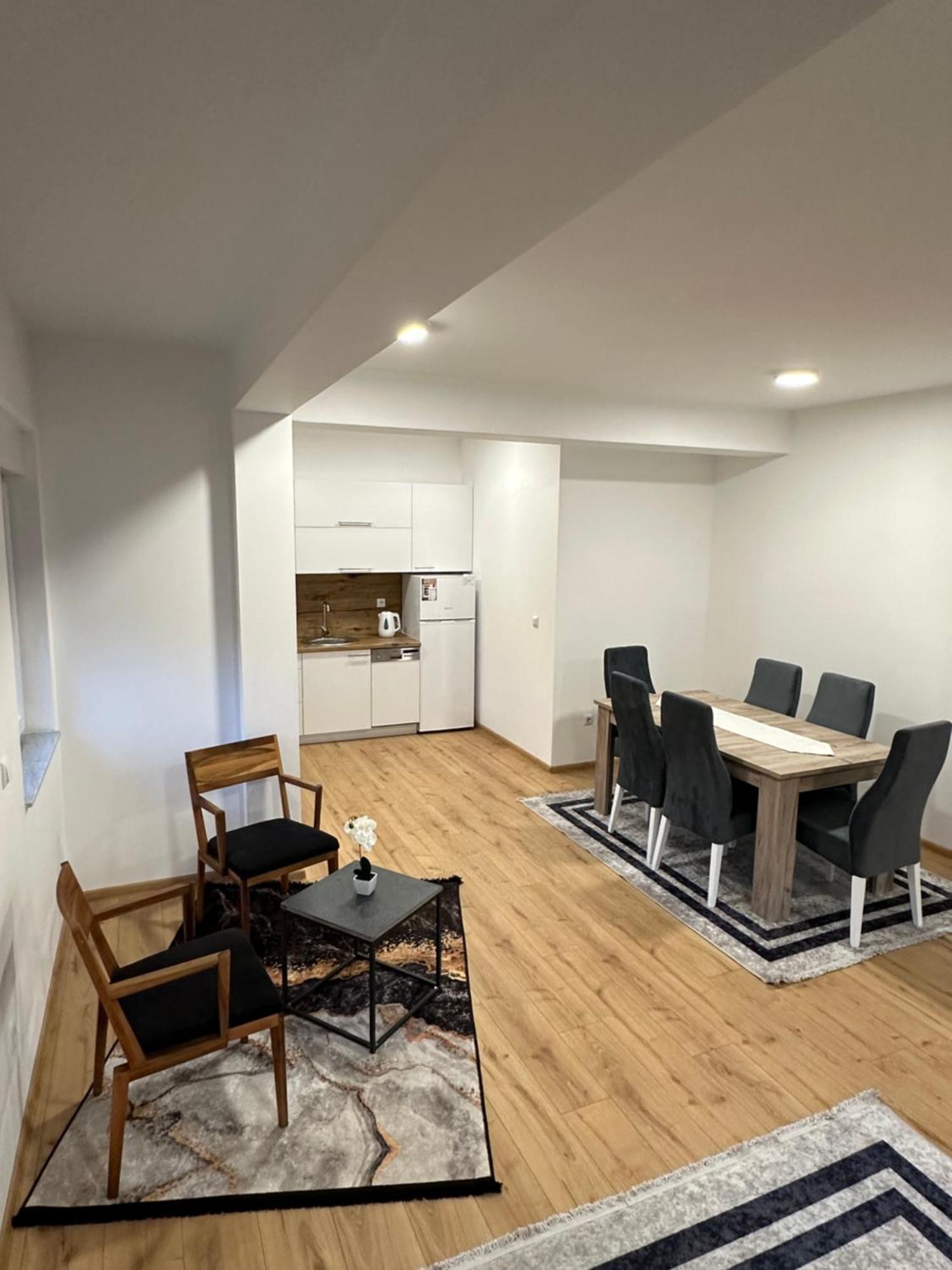 Restoran&Motel And Apartmants Lovacka Prica Tesanj ภายนอก รูปภาพ
