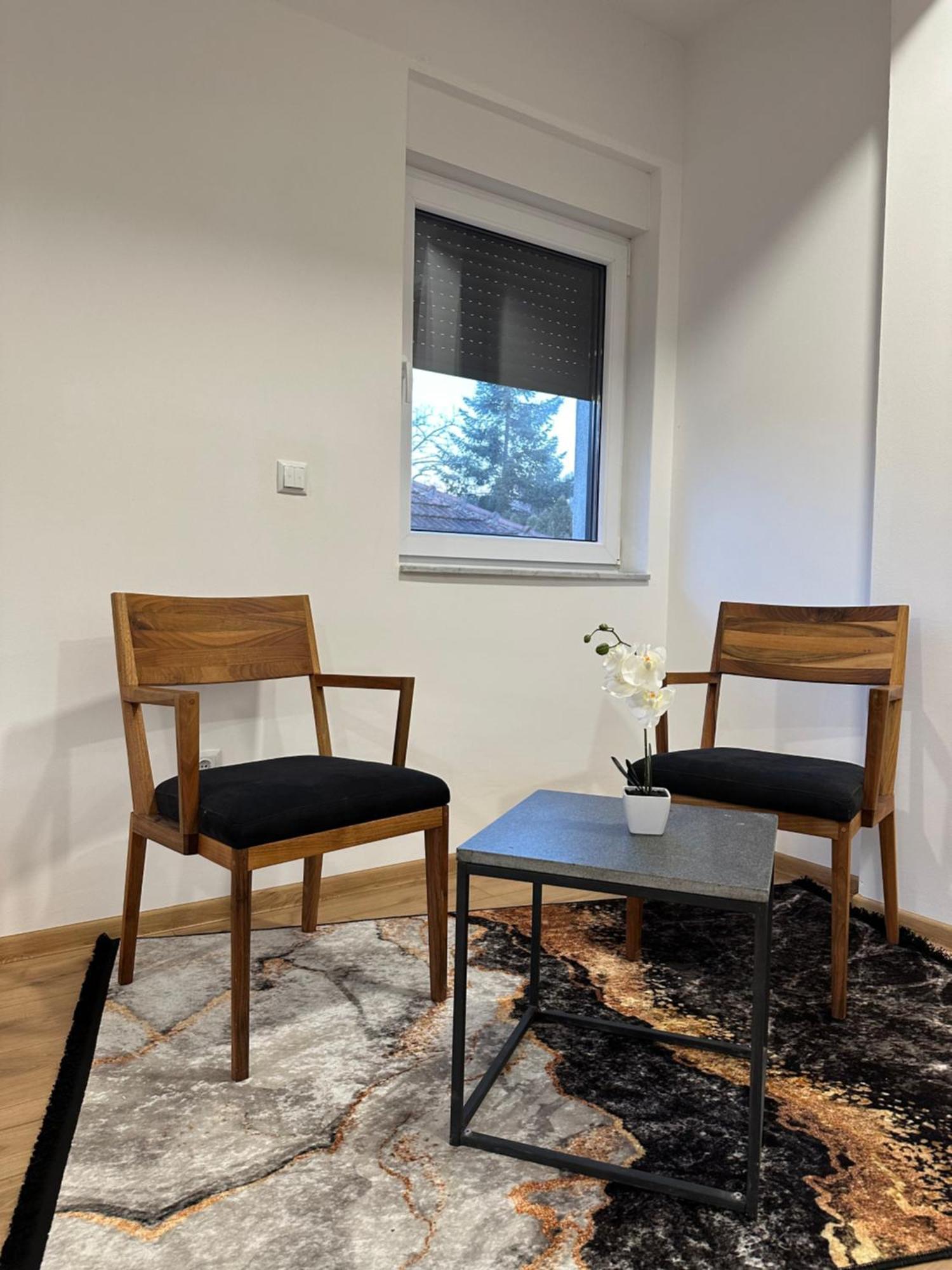 Restoran&Motel And Apartmants Lovacka Prica Tesanj ภายนอก รูปภาพ