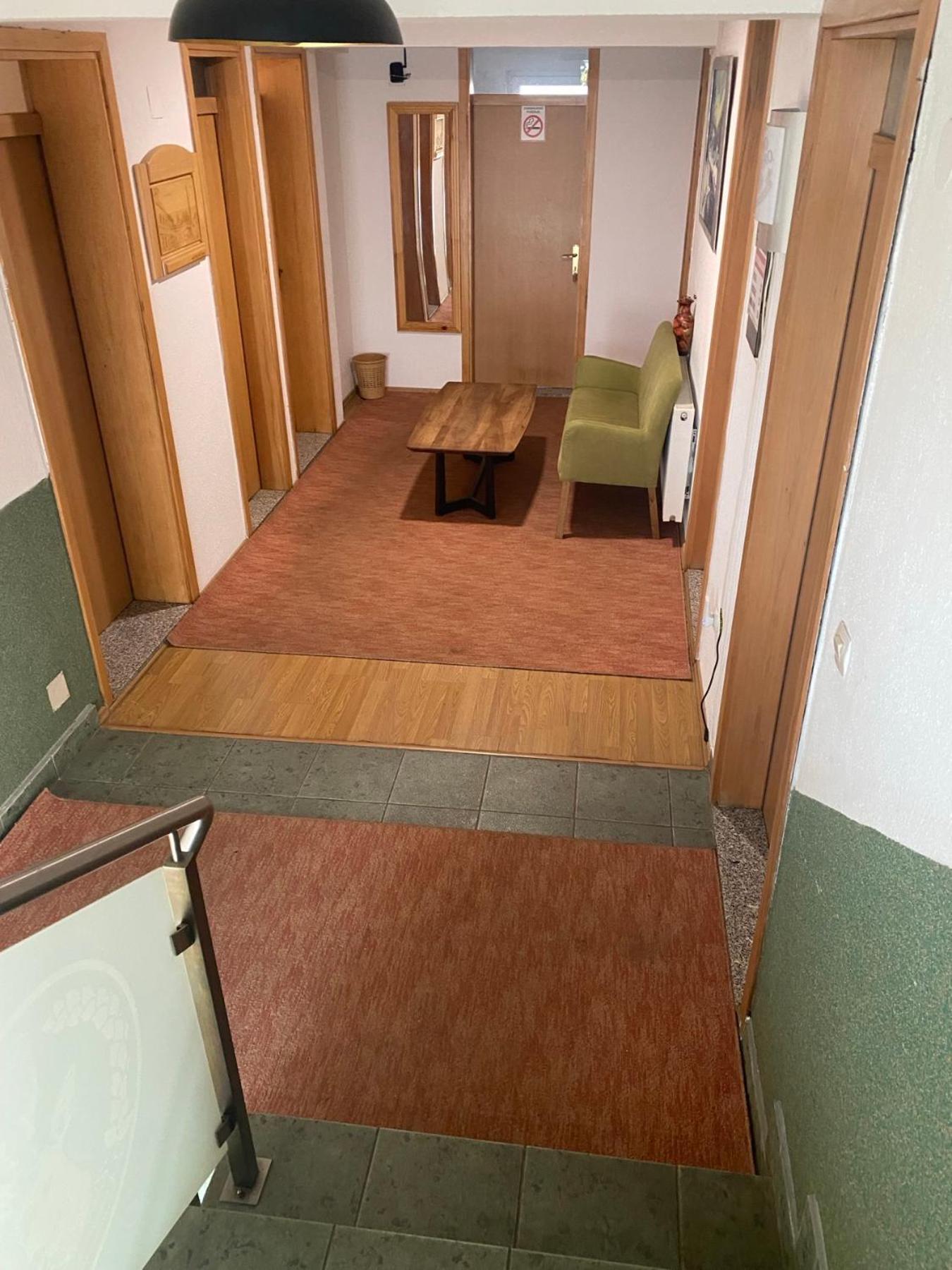 Restoran&Motel And Apartmants Lovacka Prica Tesanj ภายนอก รูปภาพ