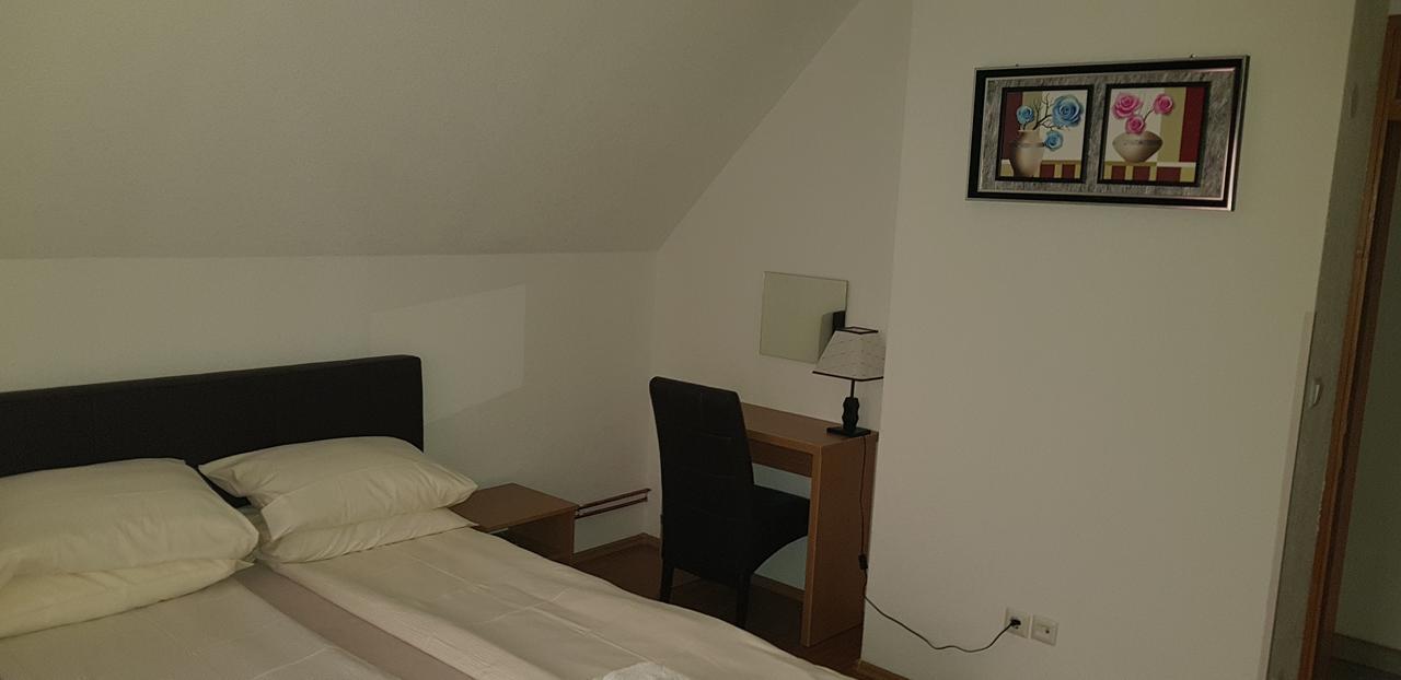 Restoran&Motel And Apartmants Lovacka Prica Tesanj ภายนอก รูปภาพ