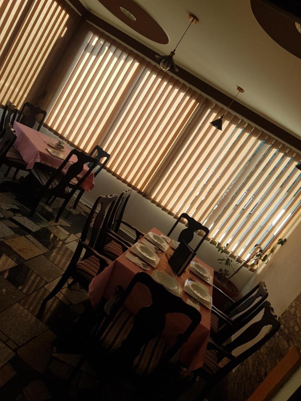 Restoran&Motel And Apartmants Lovacka Prica Tesanj ภายนอก รูปภาพ