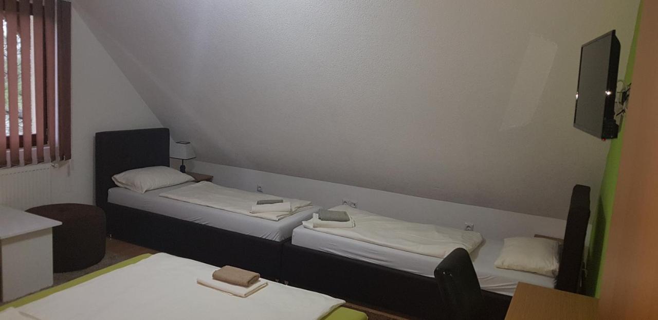 Restoran&Motel And Apartmants Lovacka Prica Tesanj ภายนอก รูปภาพ
