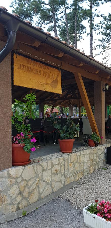 Restoran&Motel And Apartmants Lovacka Prica Tesanj ภายนอก รูปภาพ